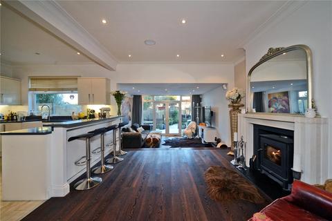 11 Cuddington Avenue, Worcester Park, KT4 7DB
