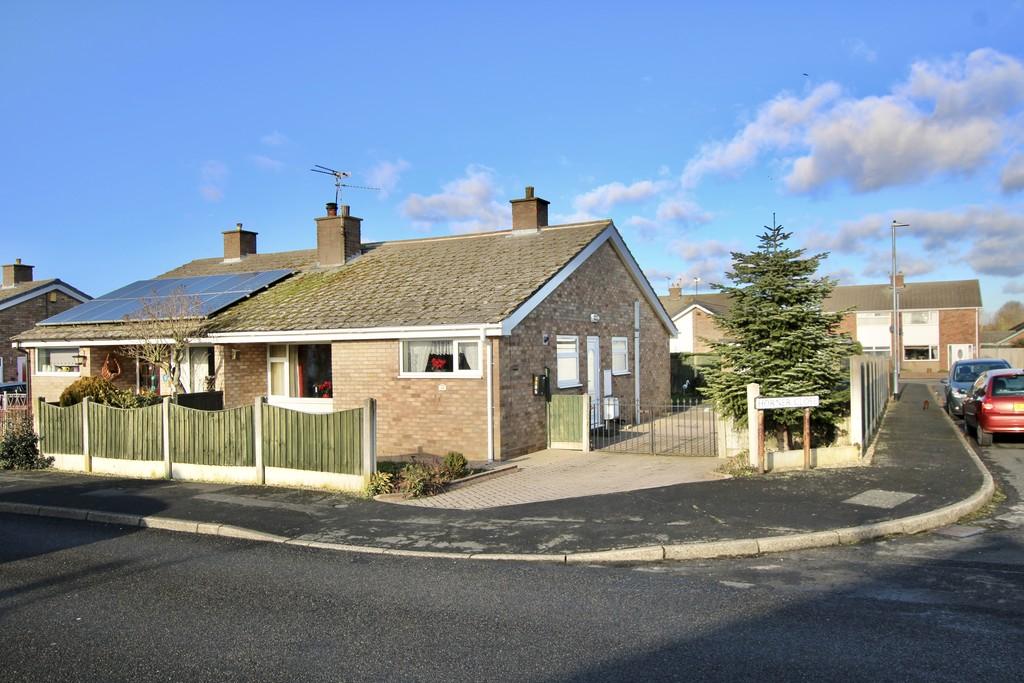 Bradbury Avenue, Lincoln 2 bed semidetached bungalow £159,950