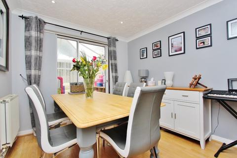 11 Durham Close, Fazeley, Tamworth, B78 3XX