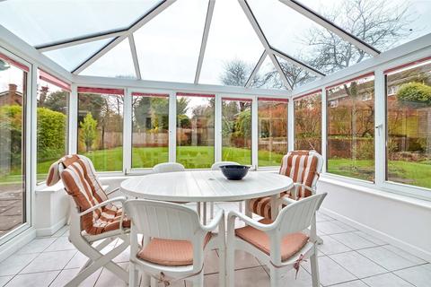12 Rewlands Drive, Winchester, SO22 6PA