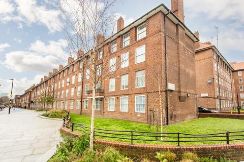 114 Shadwell Gardens, London, E1 2QJ