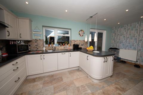 82 Spencer Road, Whitley Wood, Reading, RG2 8TN