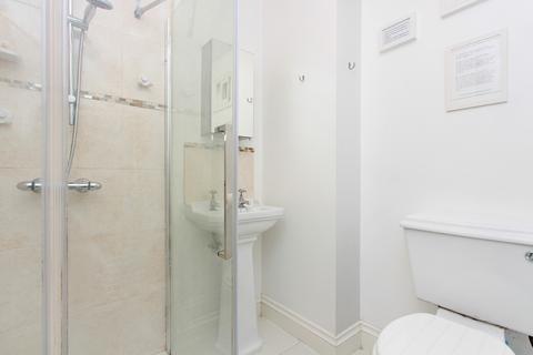 Flat 3, 51 Windmill Road, Hampton Hill, Hampton, TW12 1QS