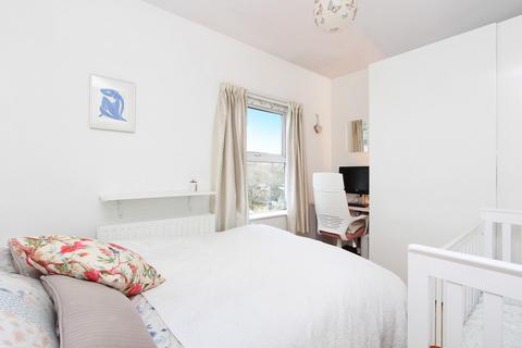 Flat 3, 51 Windmill Road, Hampton Hill, Hampton, TW12 1QS