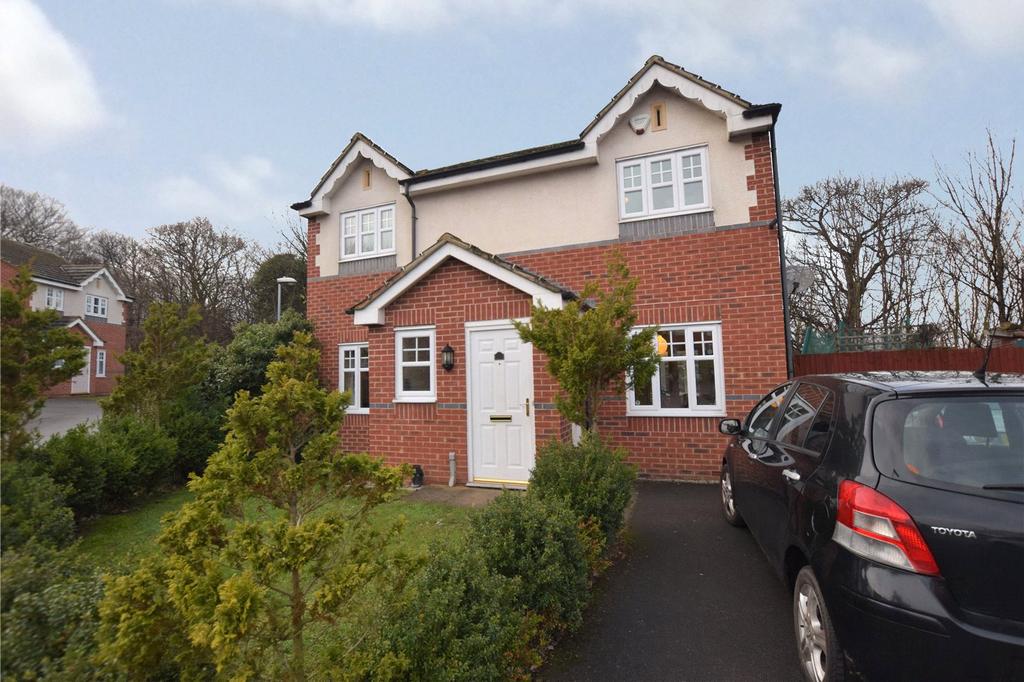 Coverdale Close, Leeds, West Yorkshire 3 bed detached house £210,000