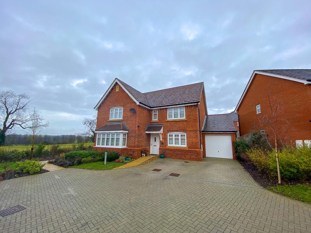 Bakers Lane, Long Buckby NN6 7WA 5 bed detached house £450,000