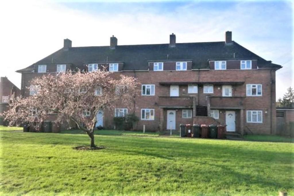 Kingsham Avenue, Chichester 4 bed £219,000