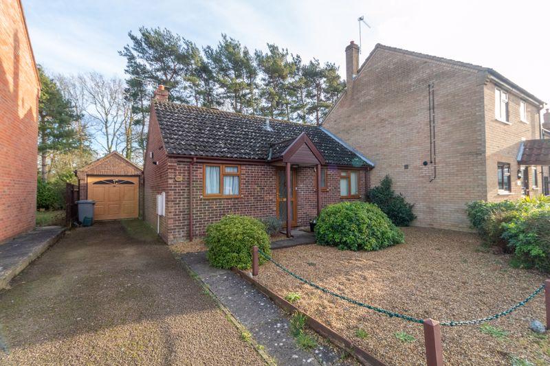 Shakespeare Way, Taverham, Norwich 2 bed detached bungalow £230,000