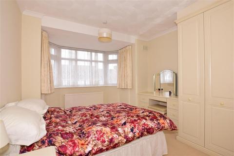 123 Allington Drive, Rochester, ME2 3TA
