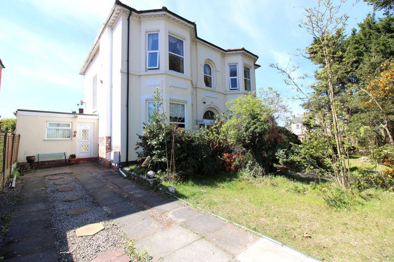 Sussex Road, Southport 2 bed apartment £175,000