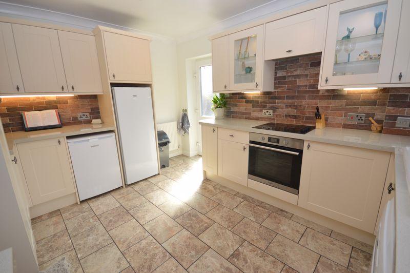 Oakfield Drive, Widnes 4 bed semidetached house £250,000