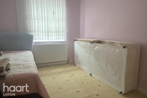 30 Elgar Path, Luton, LU2 7RJ