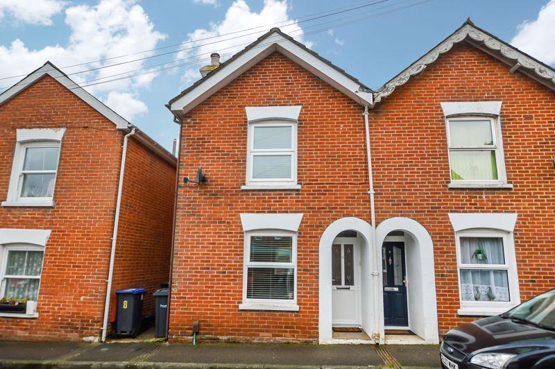 Farley Road, Salisbury *VIDEO TOUR* 2 bed semidetached house £225,000