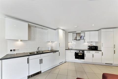 2 bedroom apartment to rent, Winders Road, London, SW11