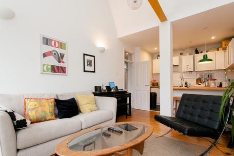 1 bedroom apartment to rent, Colvestone Crescent, Hackney, London, E8