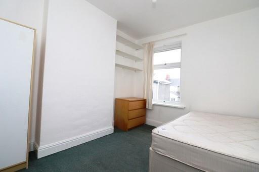 42 Mackintosh Place 3.jpg