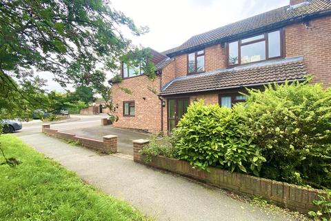 13 Wid Close, Hutton, Brentwood, CM13 1JQ