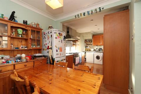 13 Wid Close, Hutton, Brentwood, CM13 1JQ