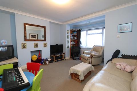 13 Wid Close, Hutton, Brentwood, CM13 1JQ