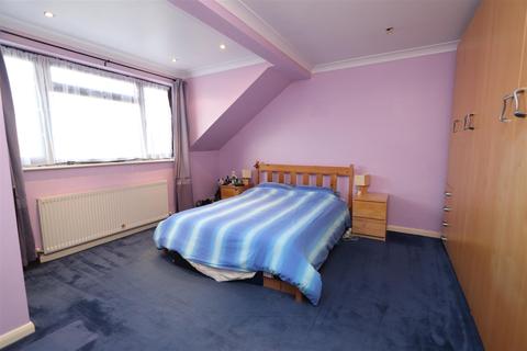13 Wid Close, Hutton, Brentwood, CM13 1JQ