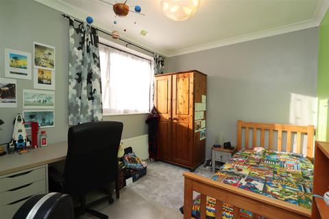 13 Wid Close, Hutton, Brentwood, CM13 1JQ