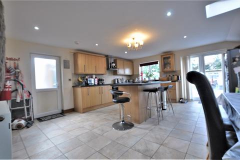 93 Arfryn, Upper Brynamman, Ammanford, SA18 1AP