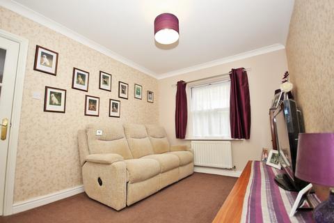 27 Hadfield Drive, Black Notley, Braintree, CM77 8XW