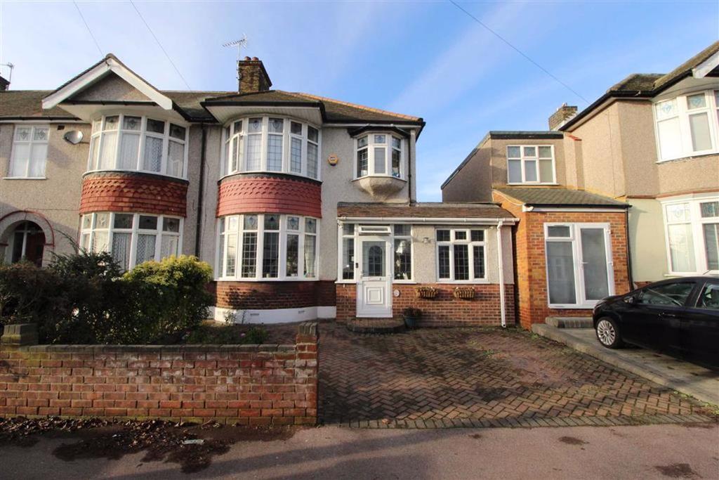 Cavendish Gardens, Barking, Essex, IG11 3 bed semidetached house £