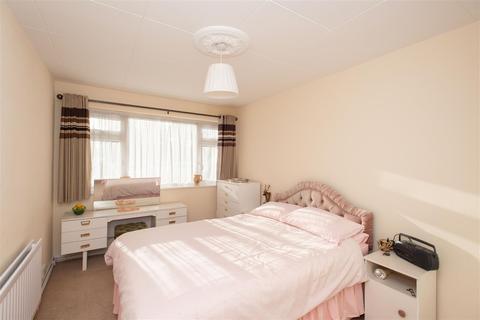 3, Fleetwood Court Farnborough Common, Orpington, BR6 8NB