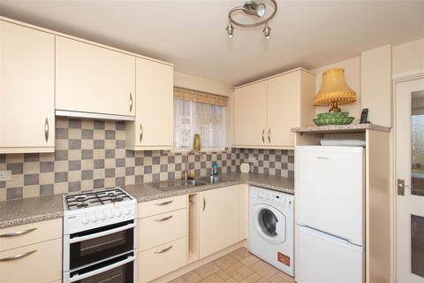 3, Fleetwood Court Farnborough Common, Orpington, BR6 8NB