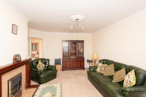 3, Fleetwood Court Farnborough Common, Orpington, BR6 8NB
