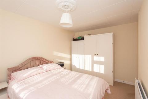 3, Fleetwood Court Farnborough Common, Orpington, BR6 8NB