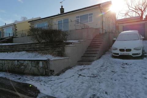11 Brynglas Crescent, Llangunnor, Carmarthen, SA31 2HT