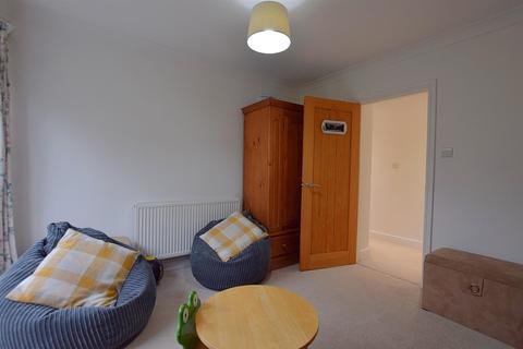 11 Brynglas Crescent, Llangunnor, Carmarthen, SA31 2HT