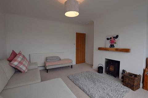 11 Brynglas Crescent, Llangunnor, Carmarthen, SA31 2HT