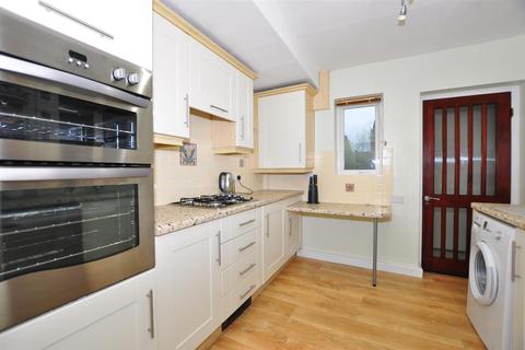 8 Barn Close, Halesowen, B63 4LL