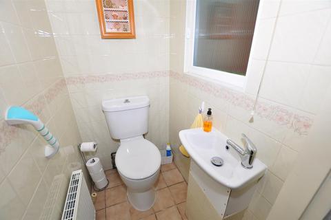 8 Barn Close, Halesowen, B63 4LL