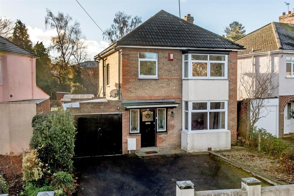 Holway Avenue, Taunton 3 bed detached house £350,000