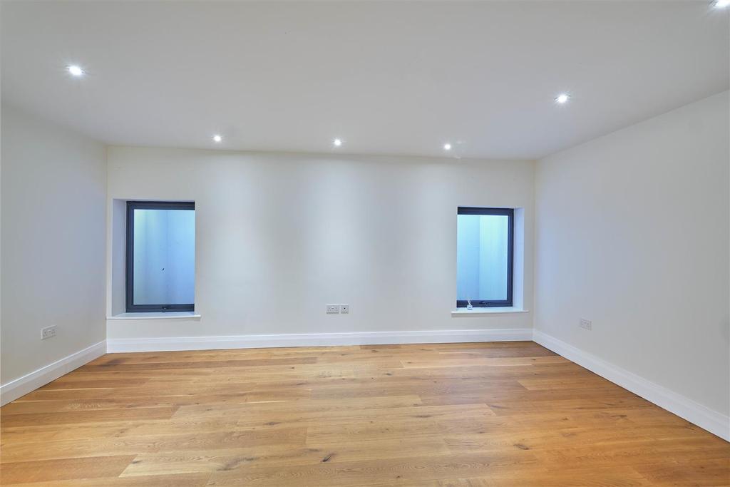15 Pembroke Vale - Web-8.jpg