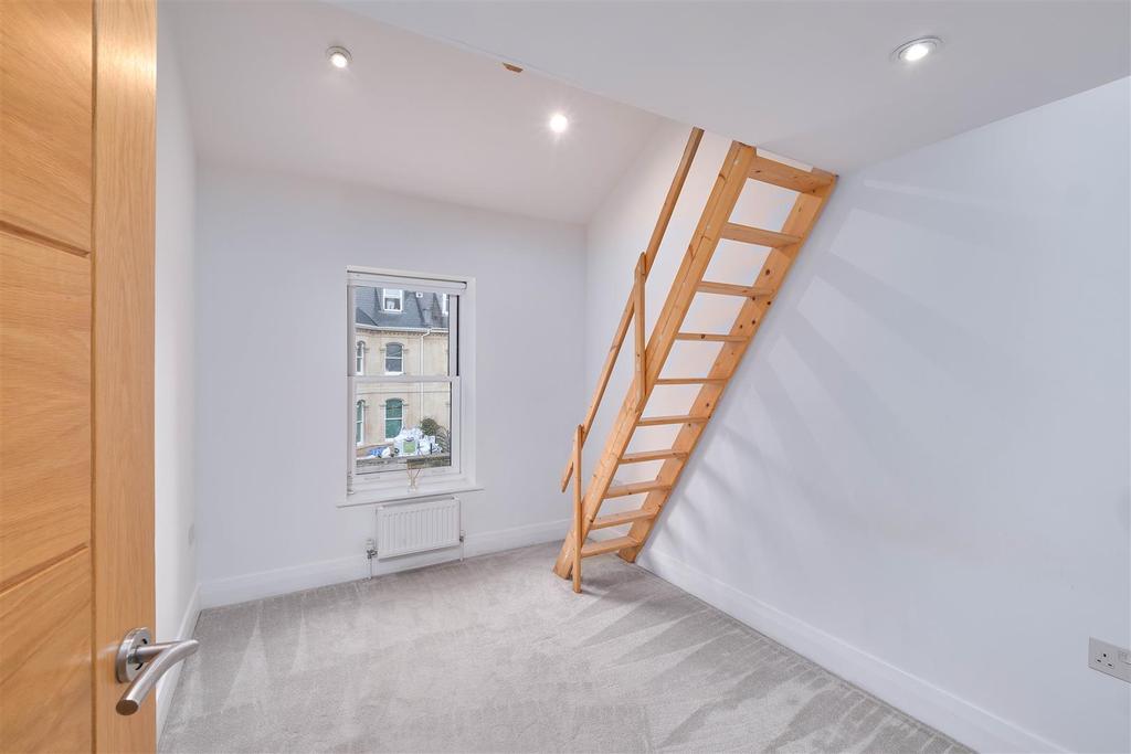 15 Pembroke Vale - Web-10.jpg