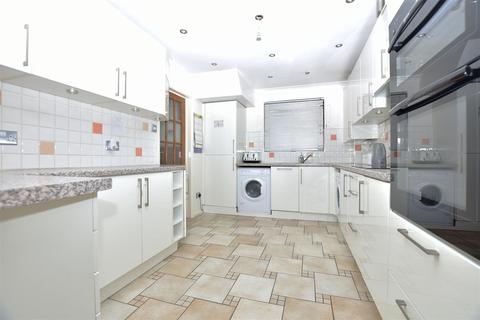 51 Henley Deane, Northfleet, Gravesend, DA11 8SU