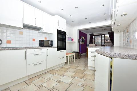 51 Henley Deane, Northfleet, Gravesend, DA11 8SU