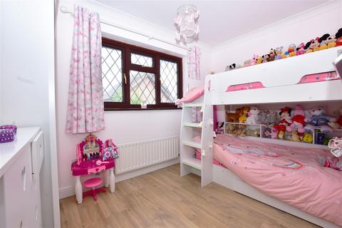 51 Henley Deane, Northfleet, Gravesend, DA11 8SU