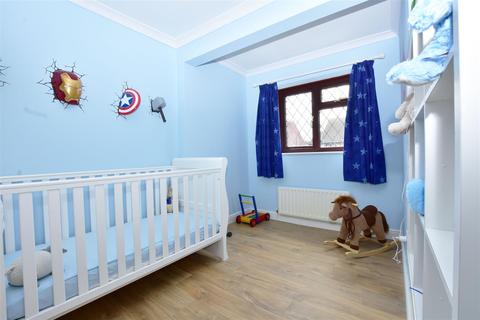 51 Henley Deane, Northfleet, Gravesend, DA11 8SU