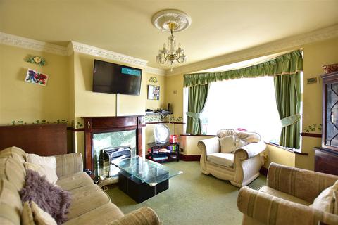 28 Abbey Road, Gravesend, DA12 1RQ