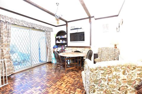 28 Abbey Road, Gravesend, DA12 1RQ