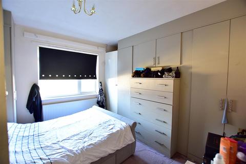 28 Abbey Road, Gravesend, DA12 1RQ
