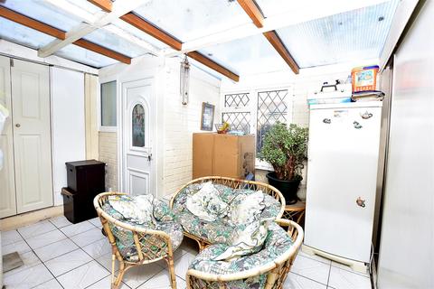 28 Abbey Road, Gravesend, DA12 1RQ