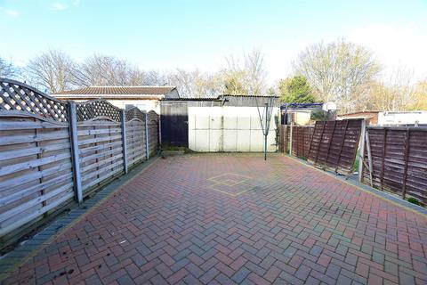 28 Abbey Road, Gravesend, DA12 1RQ