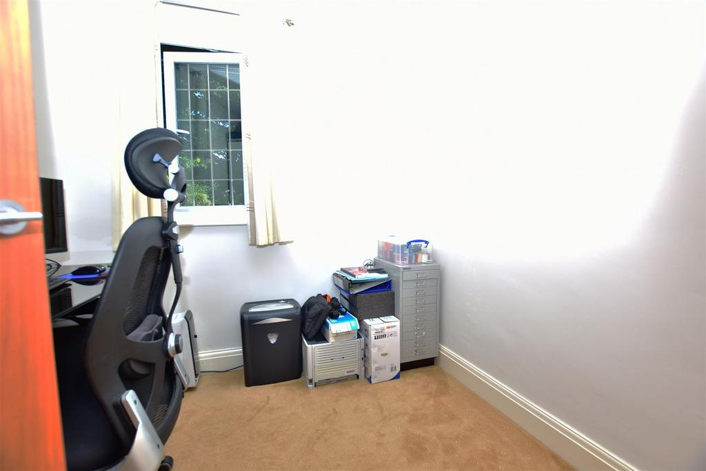 Bedroom 5/ Study